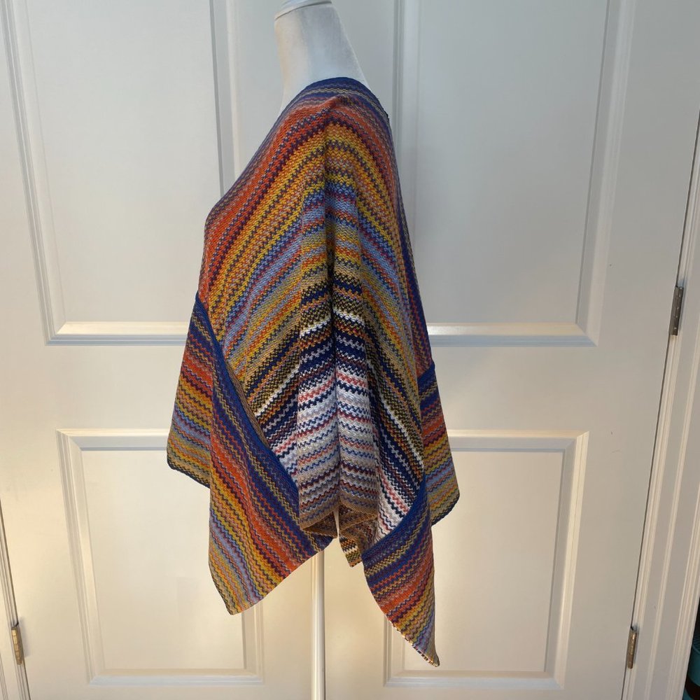 Last Piece!!! Made In Italy Wool Patterned Poncho from MISSONI - Picture 2 of 9